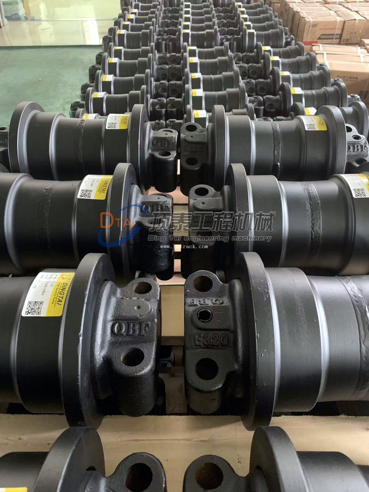 Excavator undercarriage parts Track roller/Bottom roller/Down roller for E320 accessories